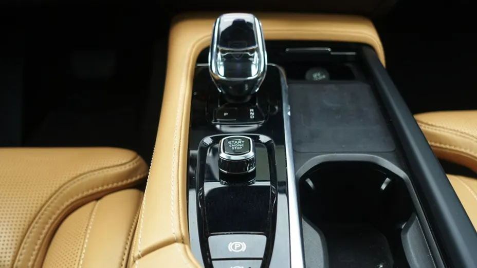 VOLVO XC90 -