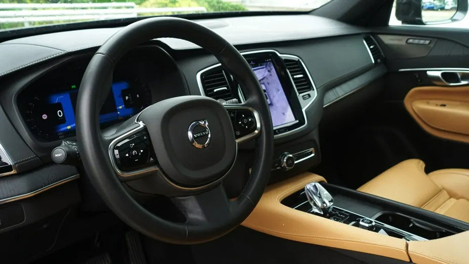 VOLVO XC90 -