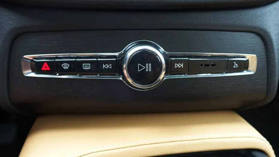 VOLVO XC90 -