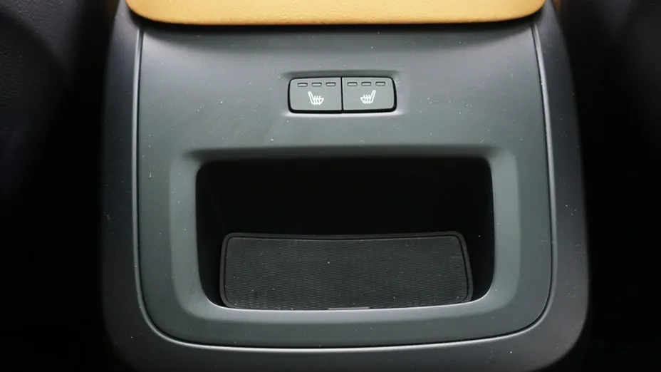 VOLVO XC90 -