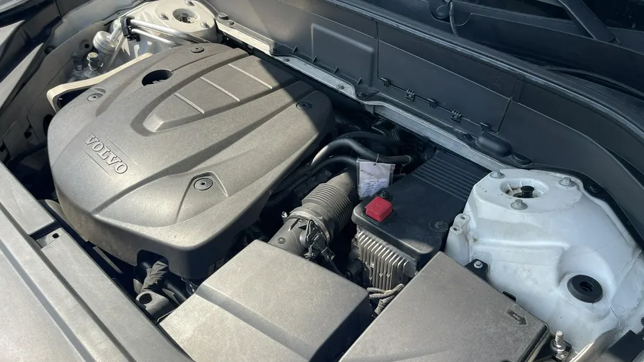 VOLVO XC90 -