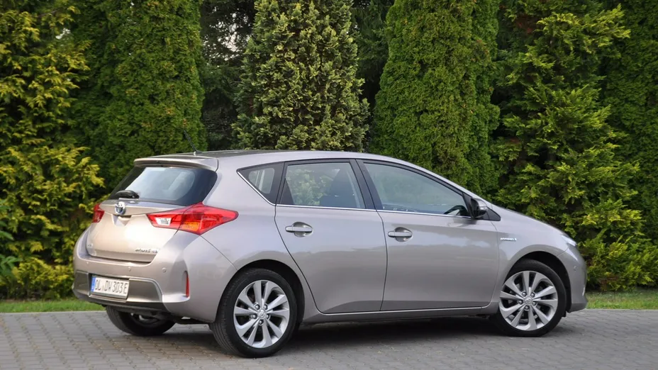 TOYOTA Auris -