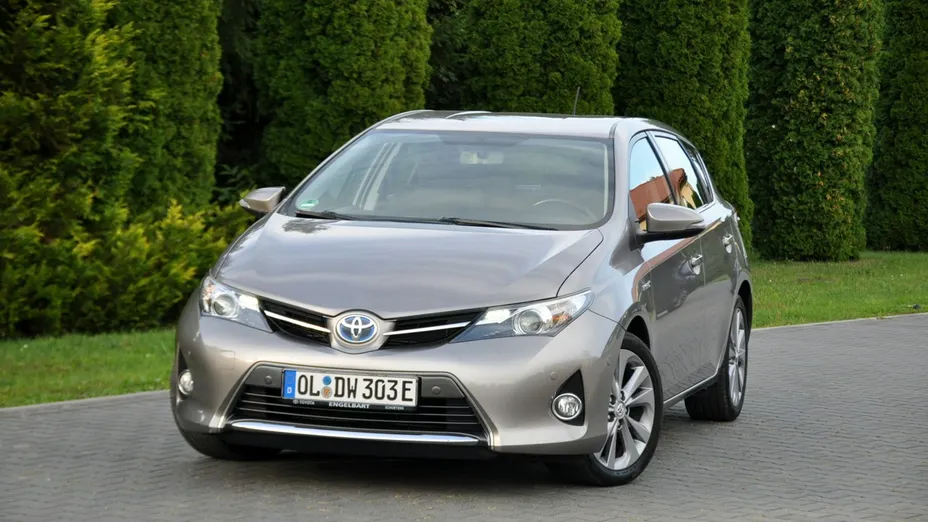 TOYOTA Auris -