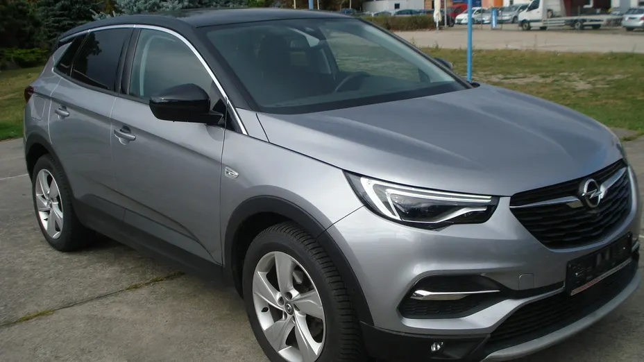 OPEL Grandland X -