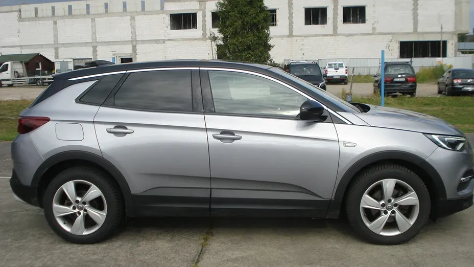 OPEL Grandland X -