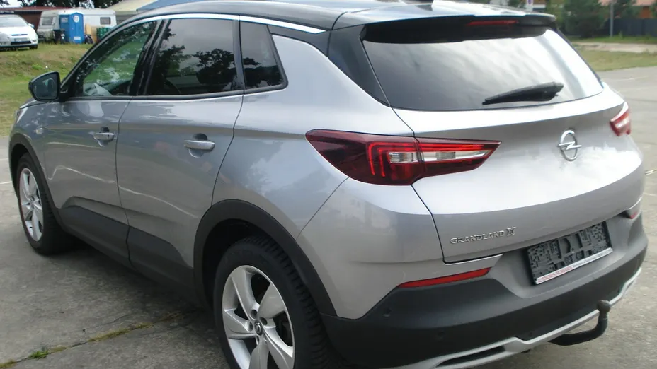 OPEL Grandland X -