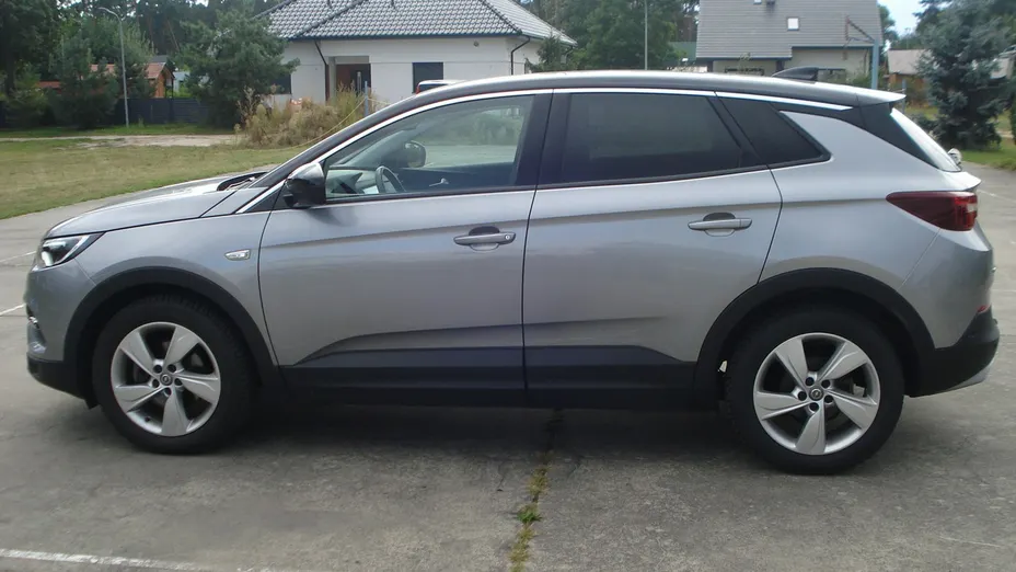 OPEL Grandland X -