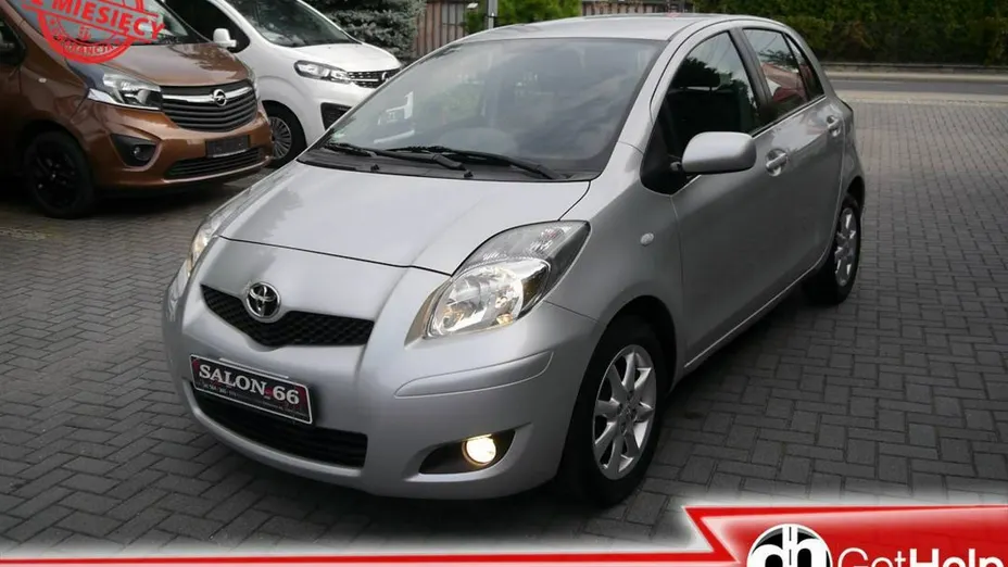 TOYOTA Yaris -
