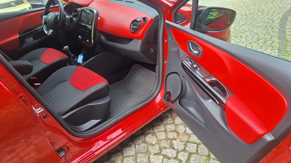 RENAULT Clio -