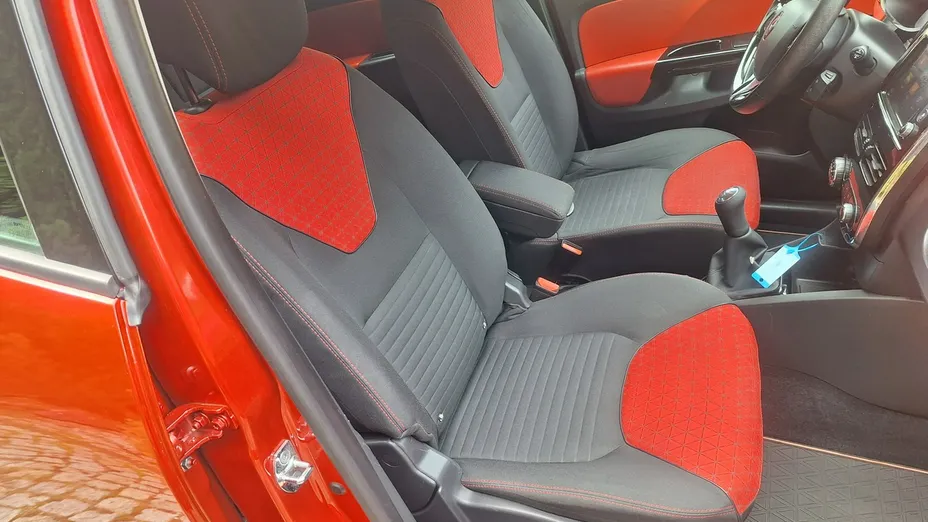 RENAULT Clio -