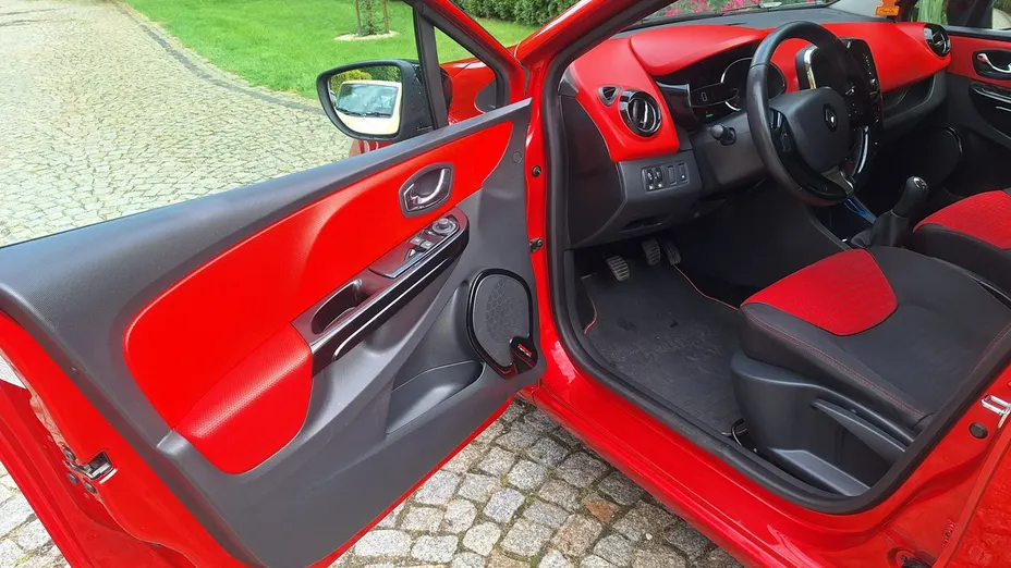 RENAULT Clio -