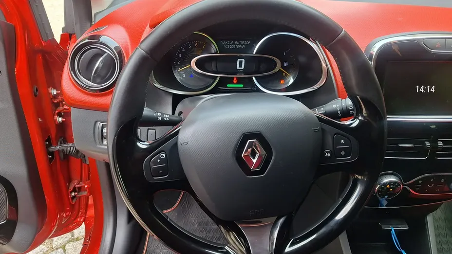 RENAULT Clio -