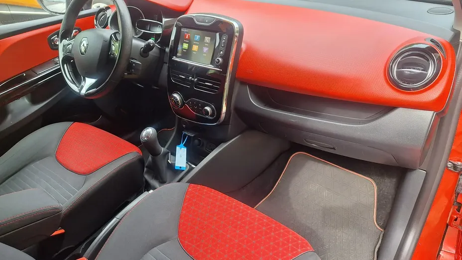 RENAULT Clio -