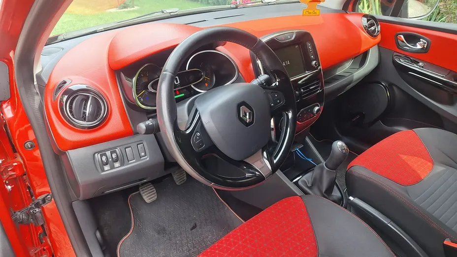 RENAULT Clio -