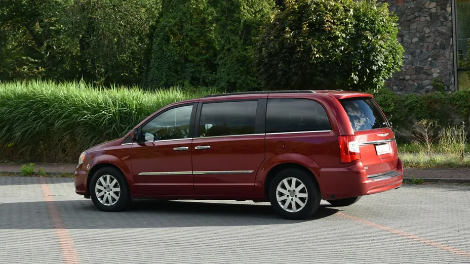 CHRYSLER Town & Country -