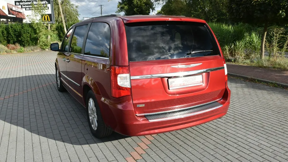 CHRYSLER Town & Country -