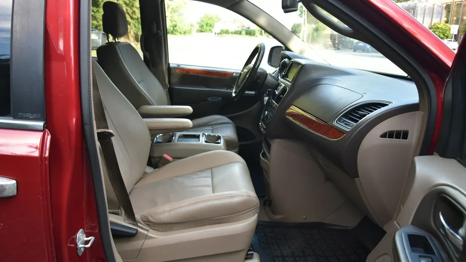 CHRYSLER Town & Country -