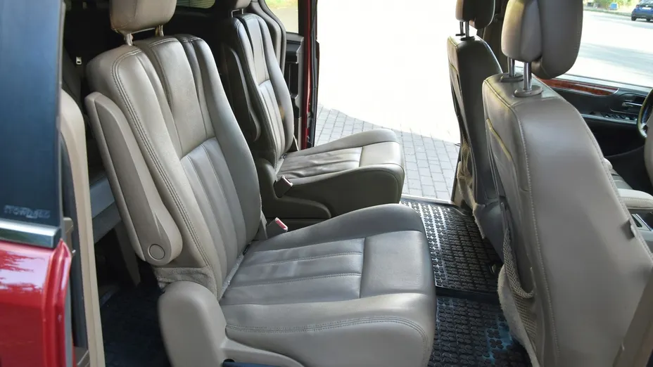 CHRYSLER Town & Country -