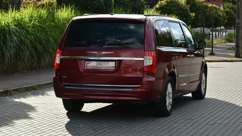 CHRYSLER Town & Country -