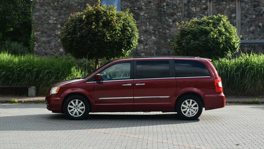 CHRYSLER Town & Country -