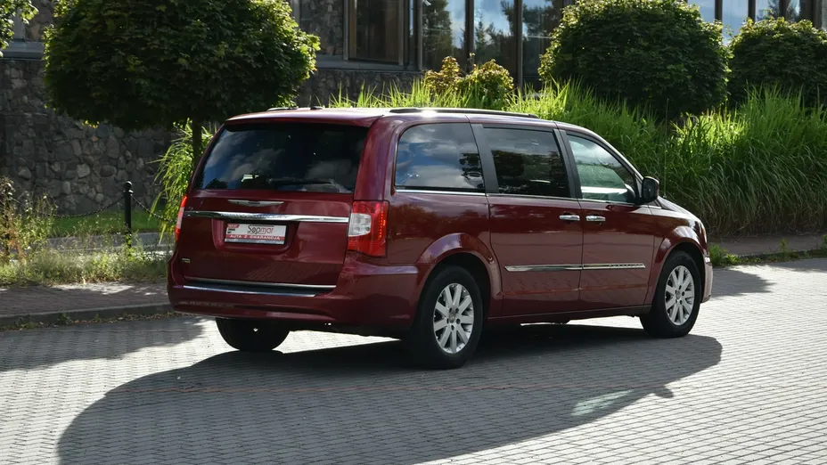 CHRYSLER Town & Country -