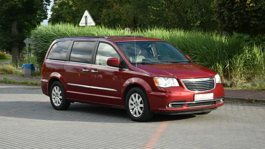 CHRYSLER Town & Country -