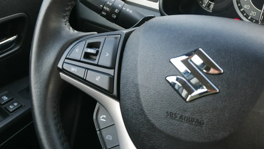 SUZUKI Ignis -