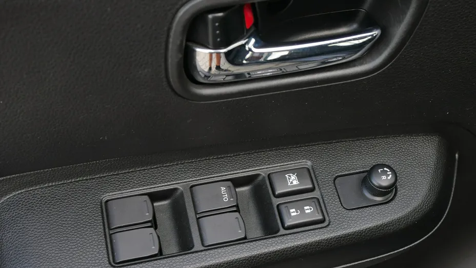 SUZUKI Ignis -