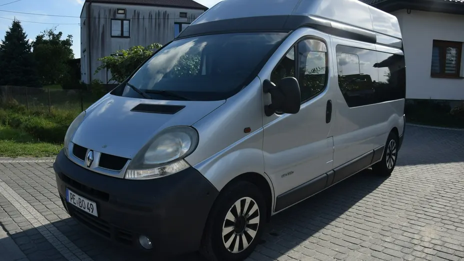 RENAULT Trafic -