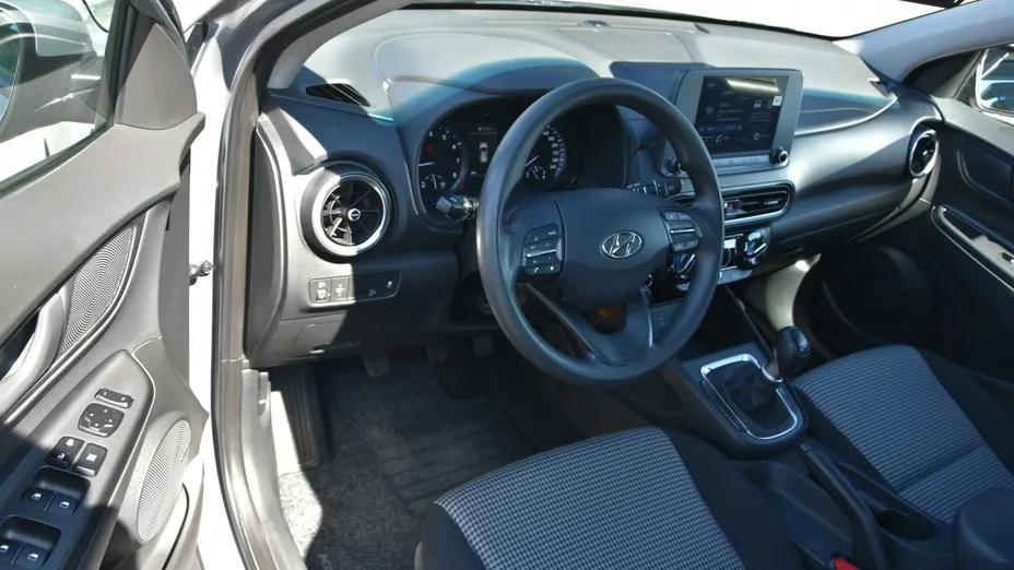 HYUNDAI Kona -