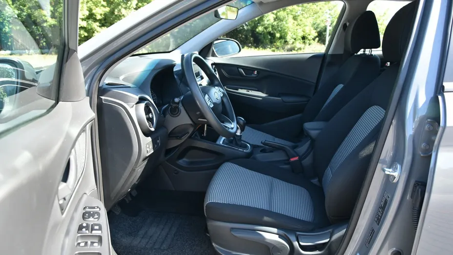 HYUNDAI Kona -