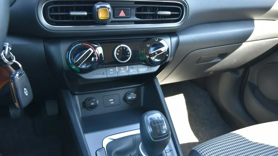 HYUNDAI Kona -