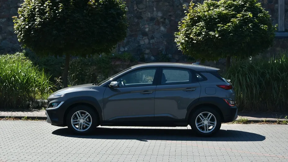 HYUNDAI Kona -