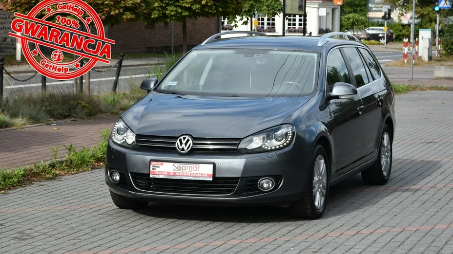 VOLKSWAGEN Golf -
