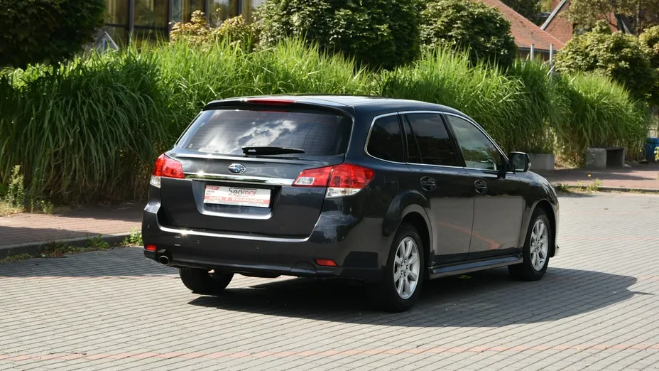 SUBARU Legacy -