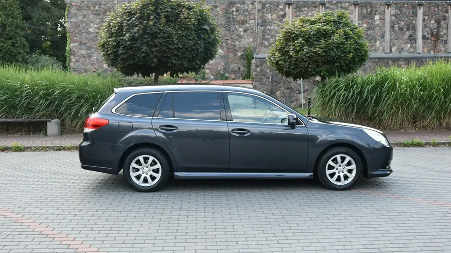 SUBARU Legacy -