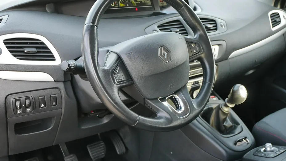RENAULT Scenic -