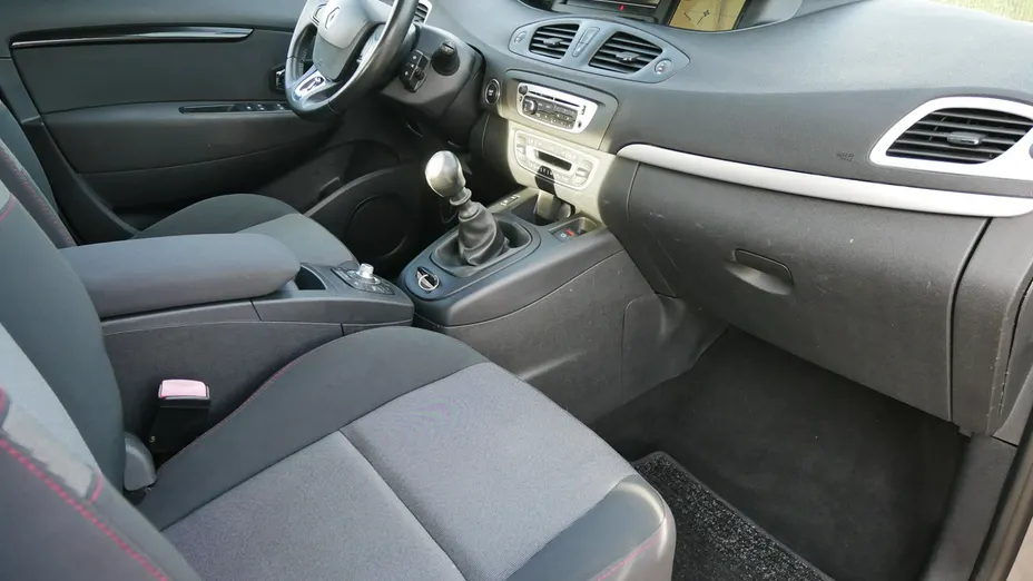 RENAULT Scenic -