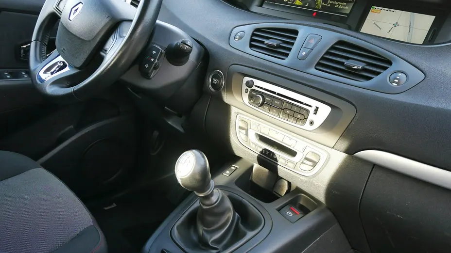 RENAULT Scenic -