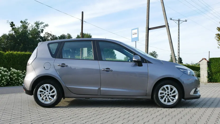 RENAULT Scenic -