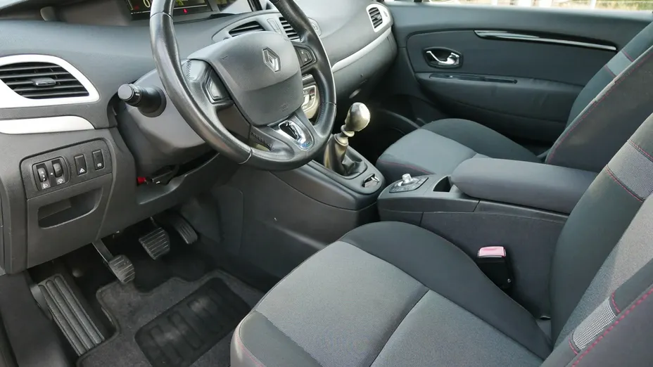 RENAULT Scenic -