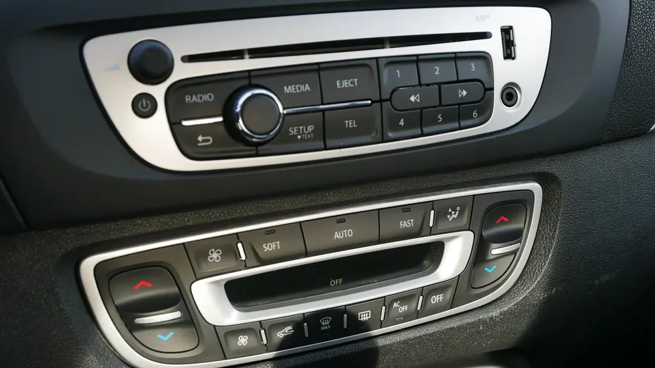 RENAULT Scenic -