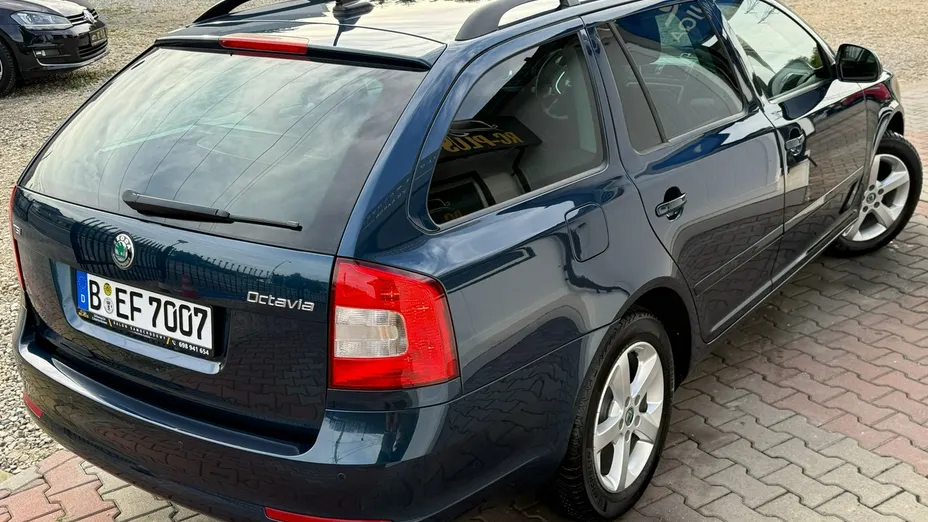 SKODA Octavia -