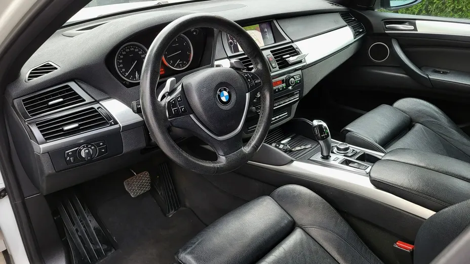 BMW X6 -