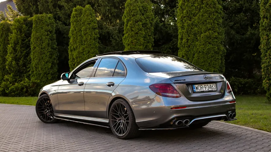 MERCEDES-BENZ E Klasa -
