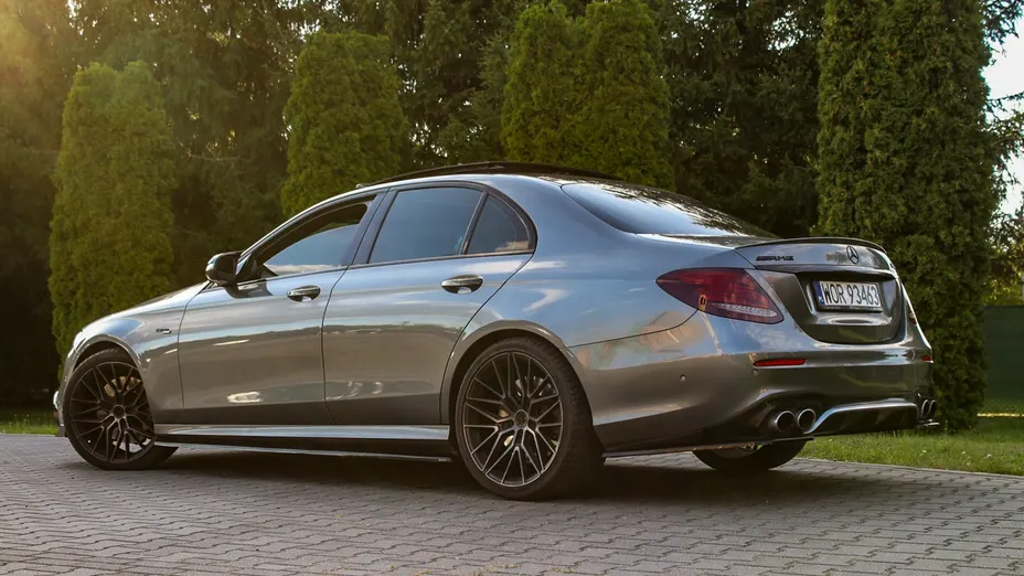 MERCEDES-BENZ E Klasa -