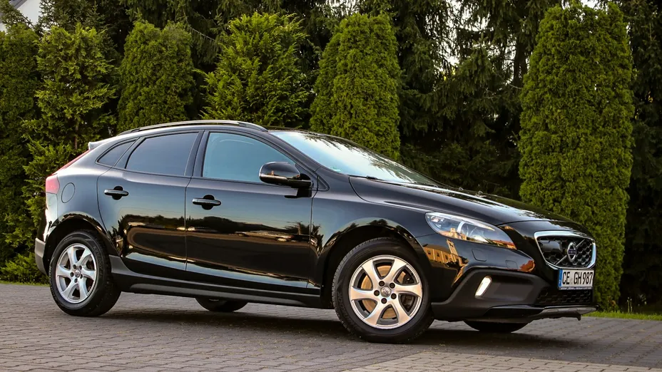 VOLVO V40 Cross Country -