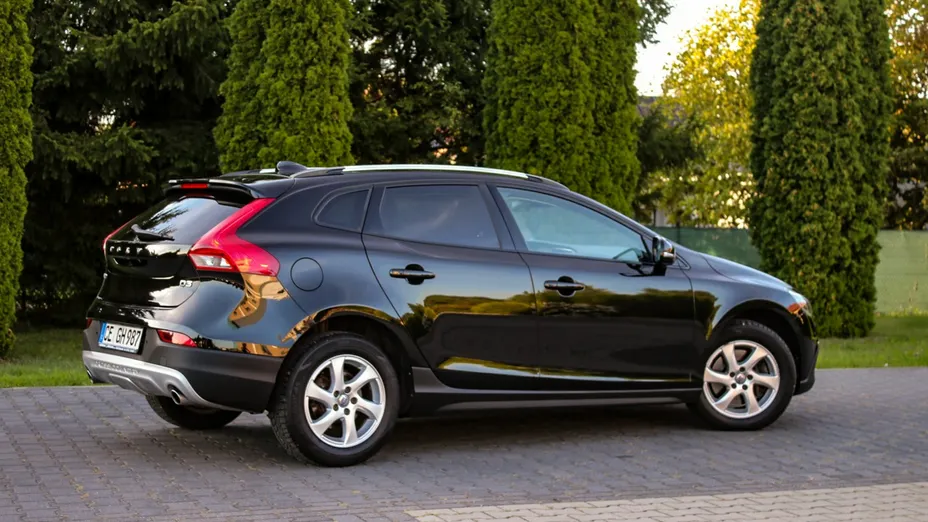 VOLVO V40 Cross Country -