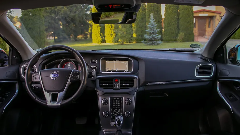VOLVO V40 Cross Country -