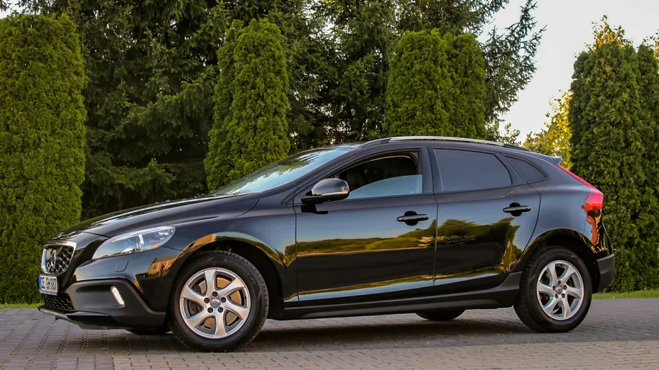 VOLVO V40 Cross Country -
